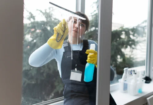 Nettoyage de vitres intérieures et extérieures à Sauvian